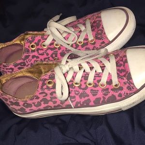 Pink cheetah converse